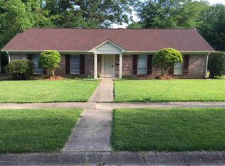 1410 Riverwood Dr, Jackson, MS