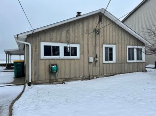 306 Killarney Beach Rd, Bay City, MI 48706