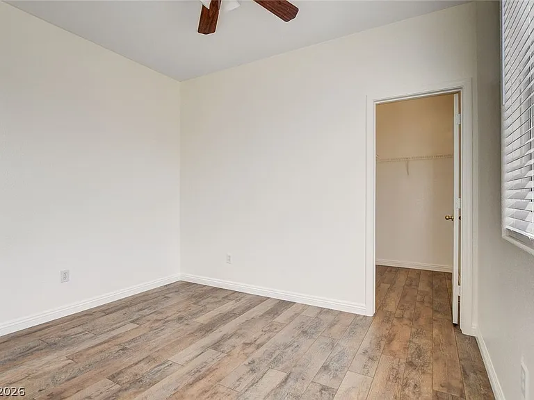 10261 Bentley Oaks Ave — Photo 37
