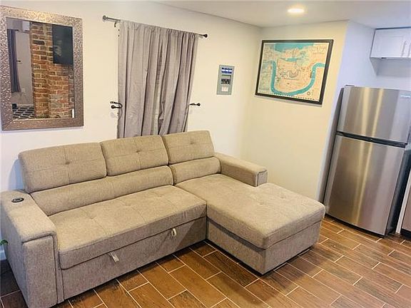 3rd image of 800 Valence St #B