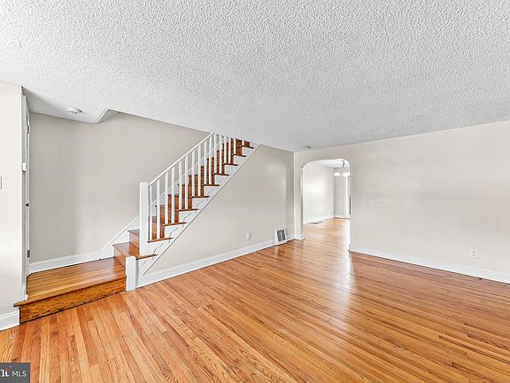 3rd image of 129 Alverstone Rd