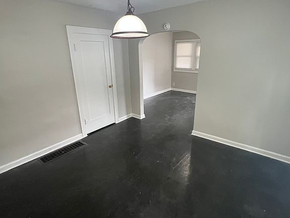 4th image of 854-856 N Bradley Ave