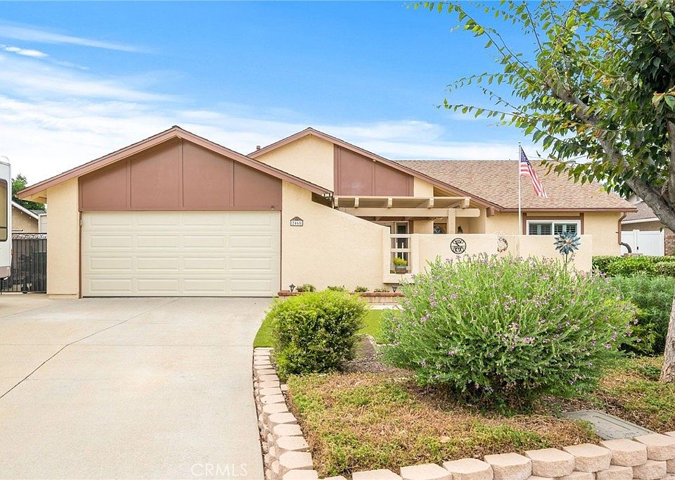 1st image of 2465 Moss Cir