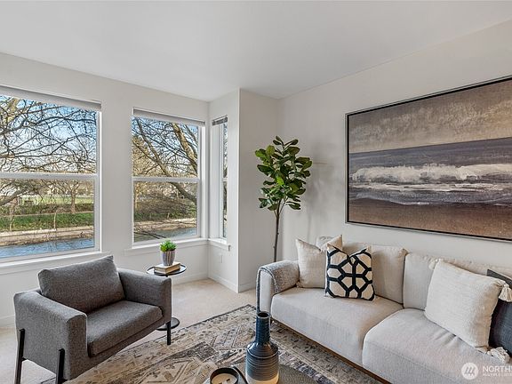 2nd image of 55 Williams Avenue S #203