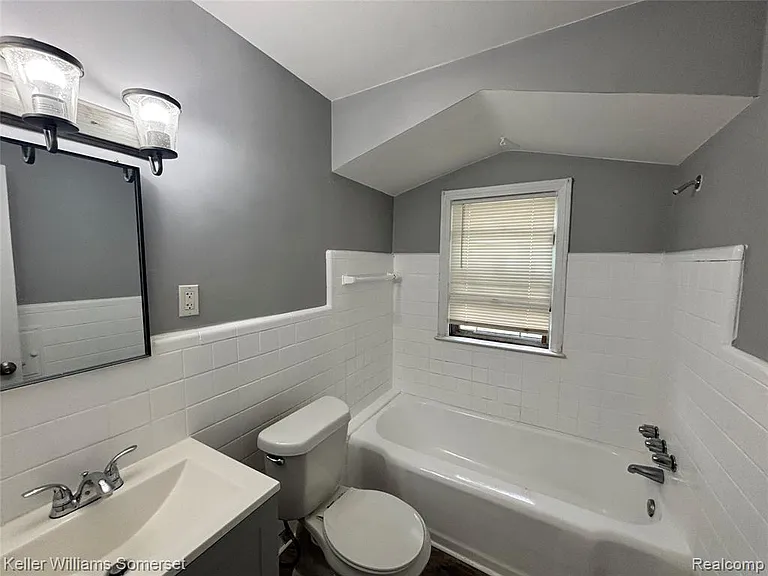 16898 Lilac St — Photo 3