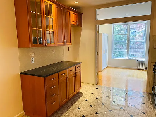 Rented by Bank Neary | media 23