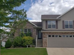 104 Maria Ln, Cottage Grove, WI 53527