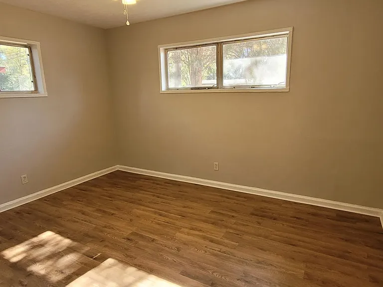 2733 Rice St — Photo 12