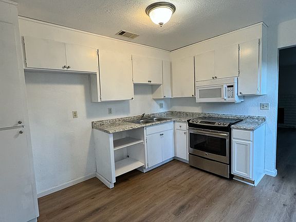 2nd image of 5612 Blackoak Ct