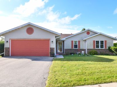 1310 Whispering Pines DRIVE, Delavan, WI, 53115