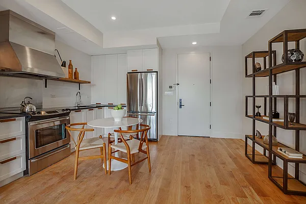 Rented by EXR | media 109