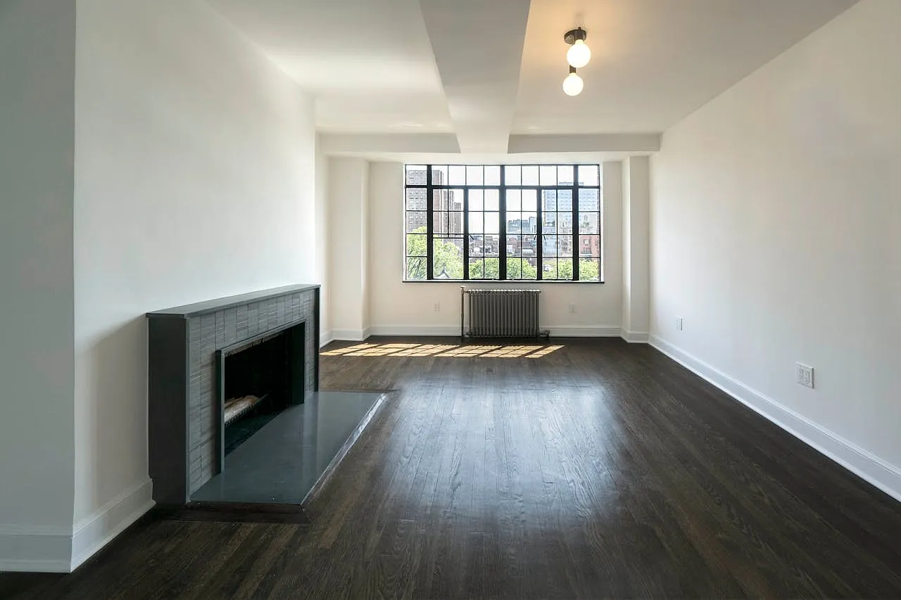 433 West 21st Street — Photo 4