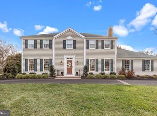 16 Bailey Dr, Washington Crossing, PA 18977
