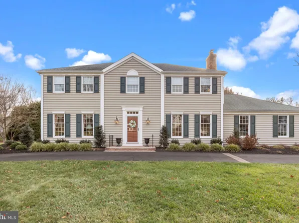16 Bailey Dr, Washington Crossing, PA 18977