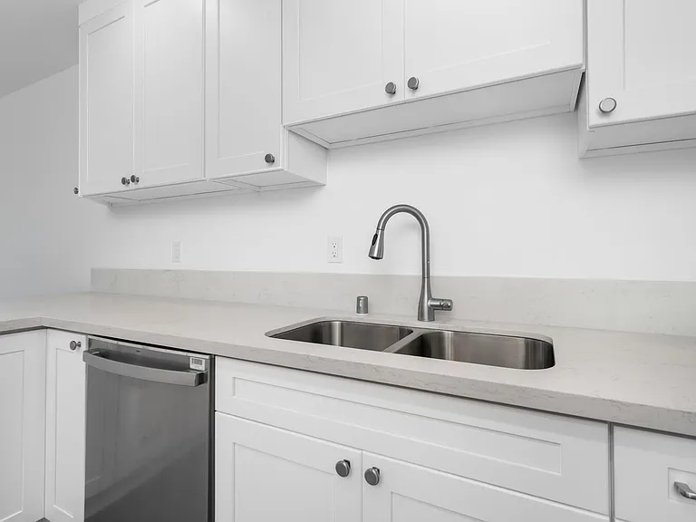 2620 W Aurora St #1 — Photo 4