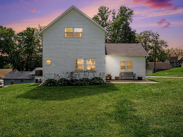 113 E Crocker St, Avoca, IA 51521