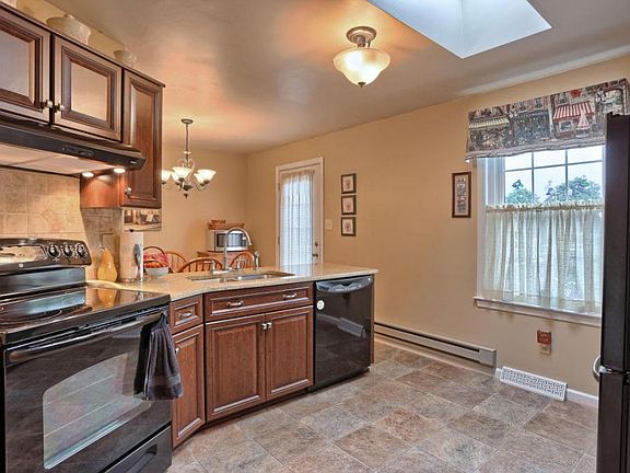 4th image of 12 E Brookfield Dr #L-0068