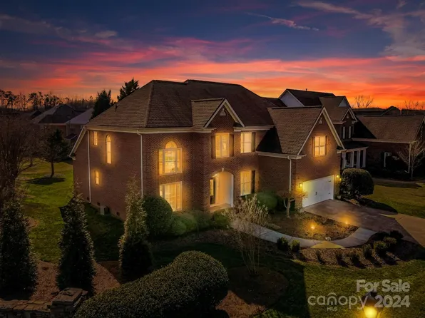 9905 Paradise Ridge Rd, Charlotte, NC 28277