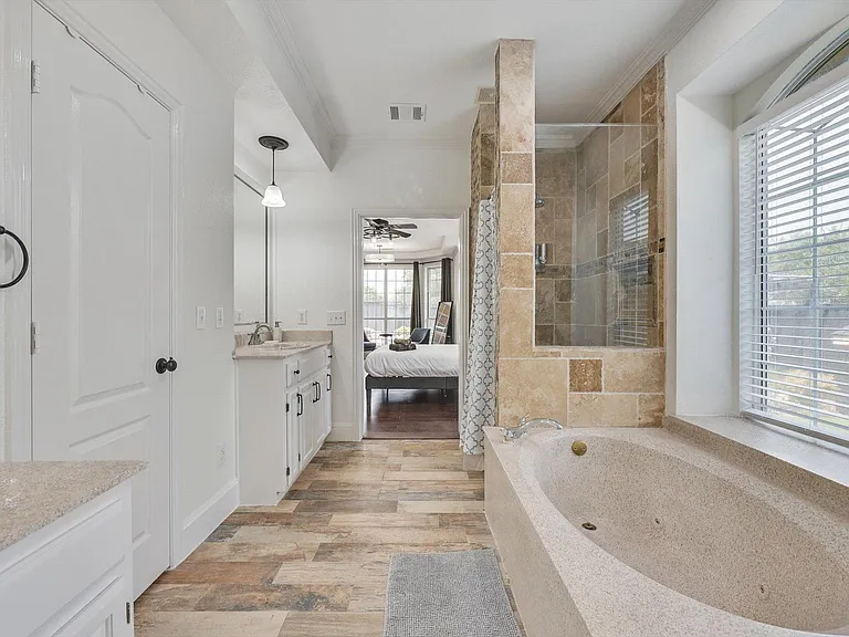 4325 Angelina Dr — Photo 19