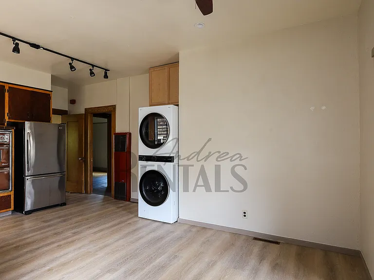 5363 Shafter Ave — Photo 16