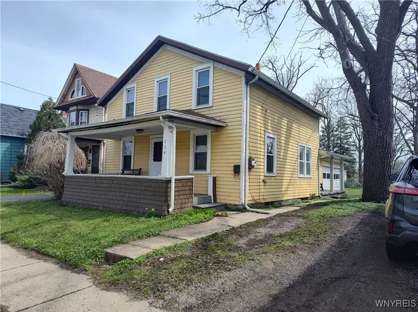 116 Aurora St, Lancaster, NY 14086