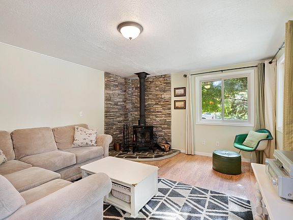 5th image of 9470 NE 18th Ave