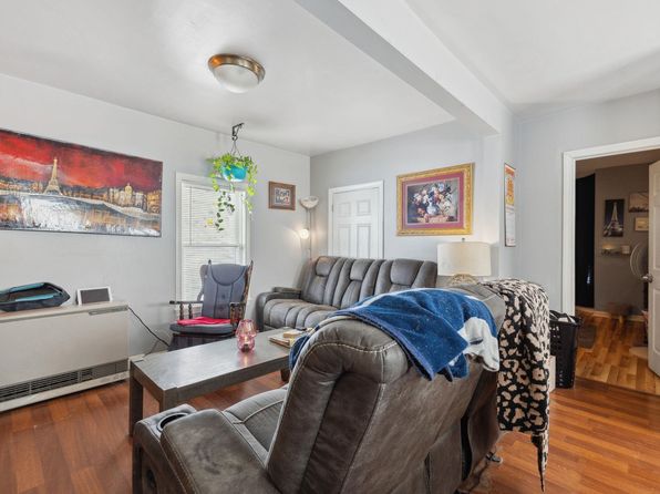 manchester-new-hampshire-95345048 picture