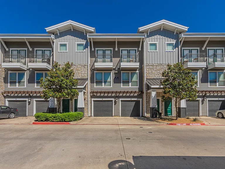 Lakewood Flats Apartments — Photo 47