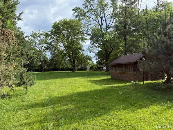 9551 Eddie And Park Rd, Saint Louis, MO 63126