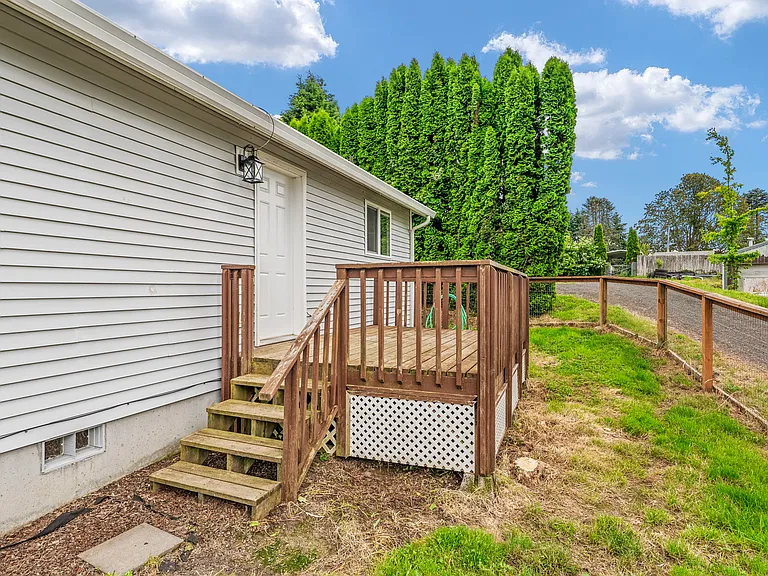 53 Michael St — Photo 14
