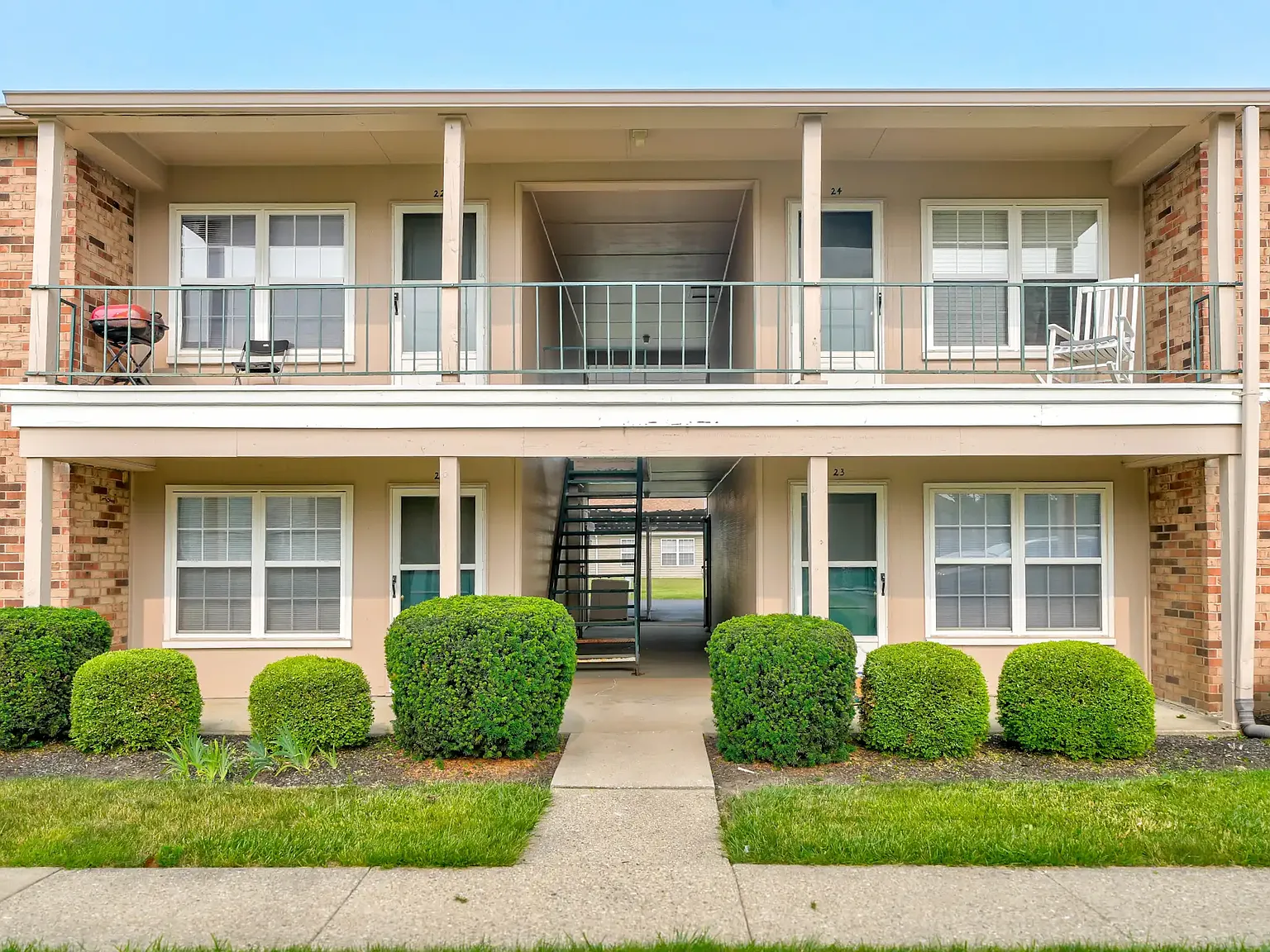 The Sycamores Apartments — Photo 3