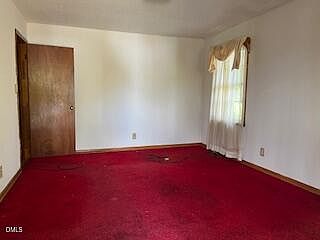 3rd image of 628 Farrar Ave