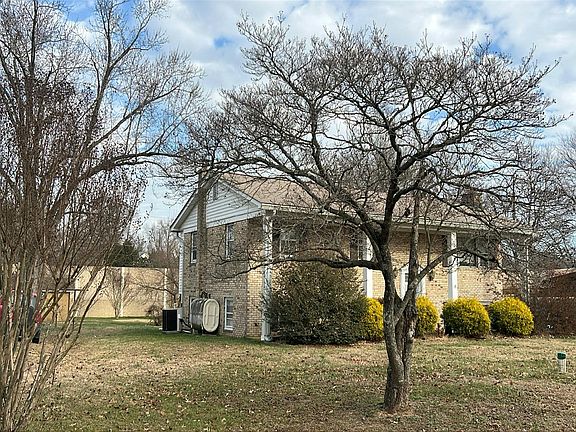 3rd image of 15222 Hughesville Manor Dr