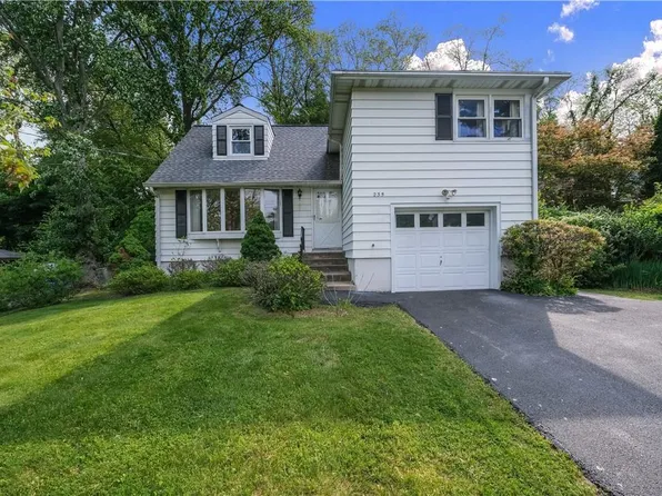 235 Valley Road, Valley Cottage, NY 10989