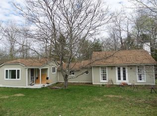 4 Vining St, Plainfield, MA 01070