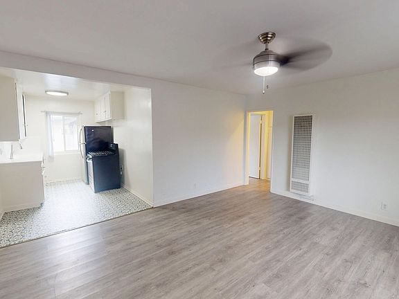 3rd image of 626 Kew St APT 5