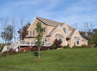 670 Pineview Dr, Gallipolis, OH 45631