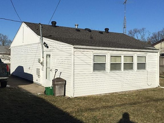 3rd image of 72 N Haven Dr