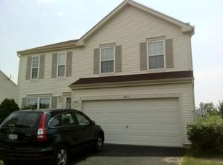 922 Honeysuckle Ln, Aurora, IL 60506