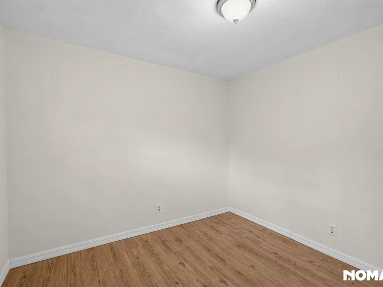 8915 N Orleans Ave — Photo 3