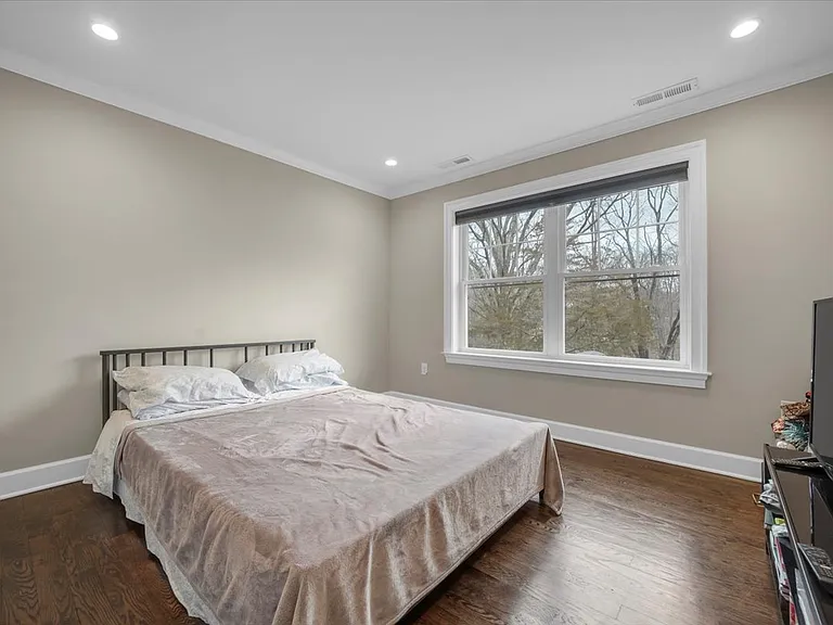 1049 Stillwater Rd — Photo 9