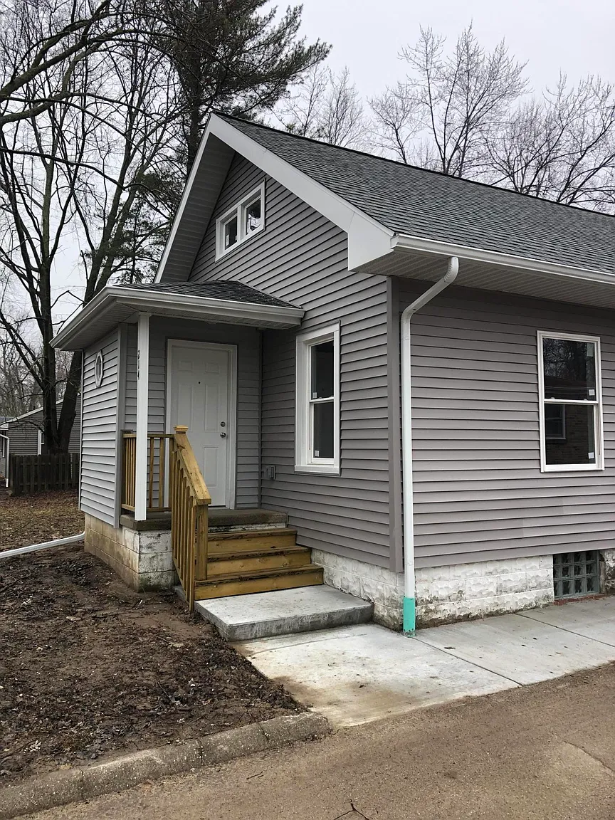 214 Richard Ave photo 1
