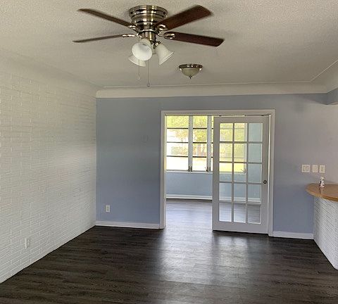 5th image of 1717 Lake Clay Dr