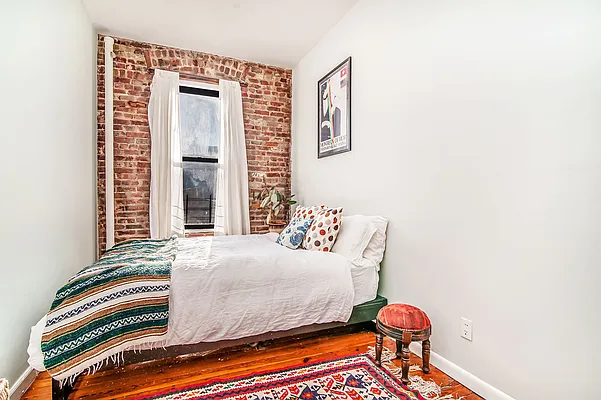 Sold by Compass | media 6