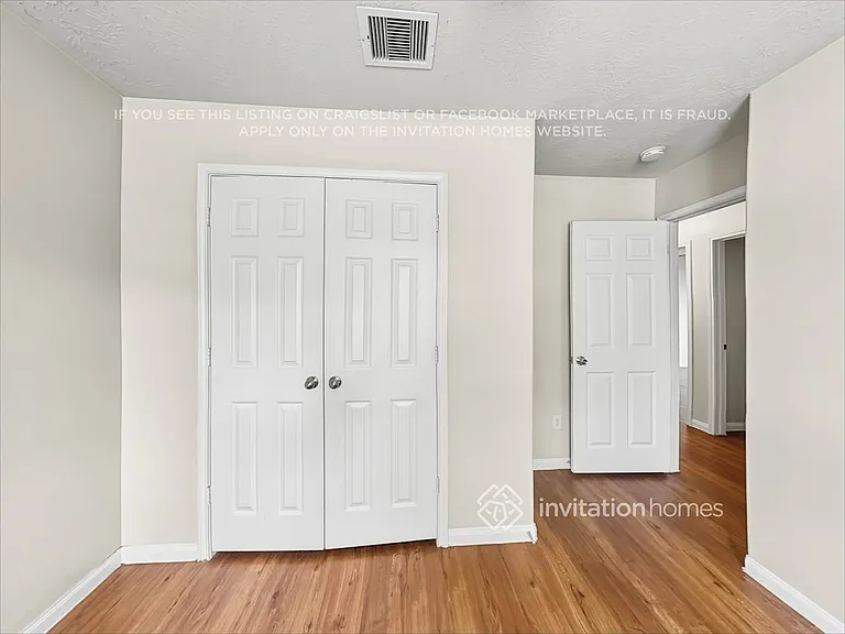 4026 Hawthorn Arbor Ct — Photo 14