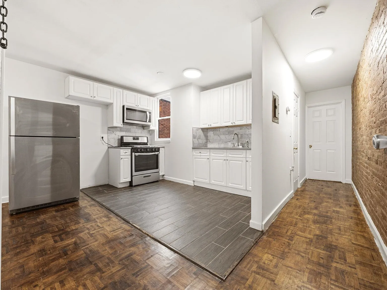 2 bed, 1.0 bath, 789 sqft, $1,995 — Photo 4