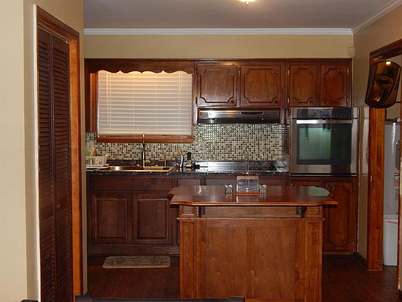 3rd image of 3139 Larkspur Dr