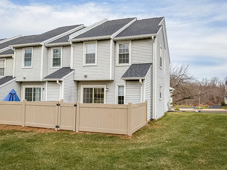 21 Stockton Ct — Photo 29