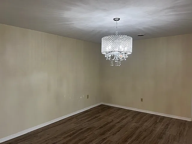 1700 Mountain View Rd — Photo 23