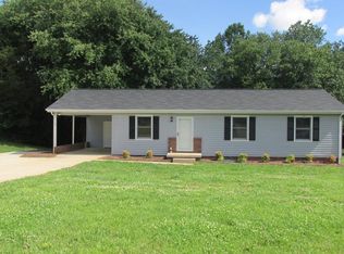 4556 Queens Rd, Hickory, NC 28602